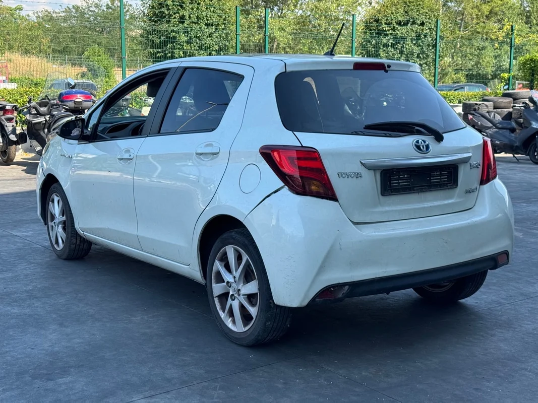 TOYOTA YARIS - immagine 3