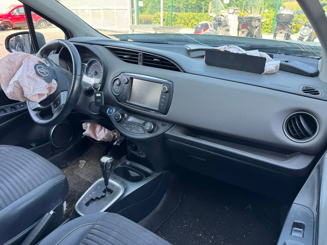 TOYOTA YARIS - immagine 9