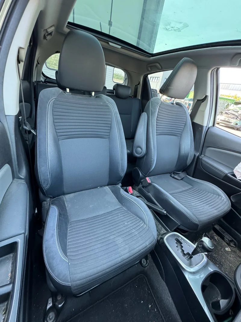 TOYOTA YARIS - immagine 10