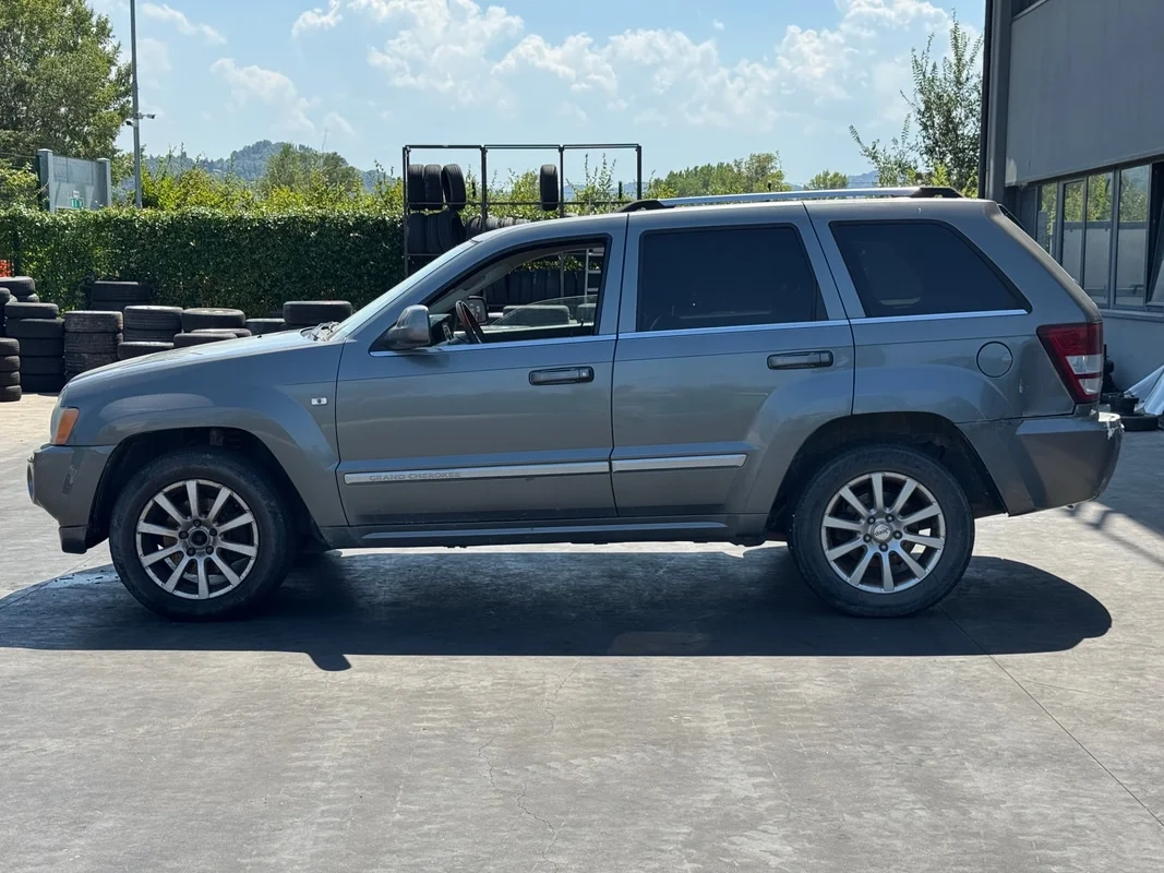 JEEP GRAND CHEROKEE (WH) - immagine 2