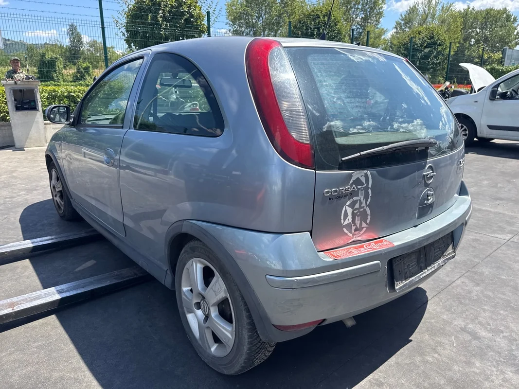 OPEL CORSA (X01) - immagine 2