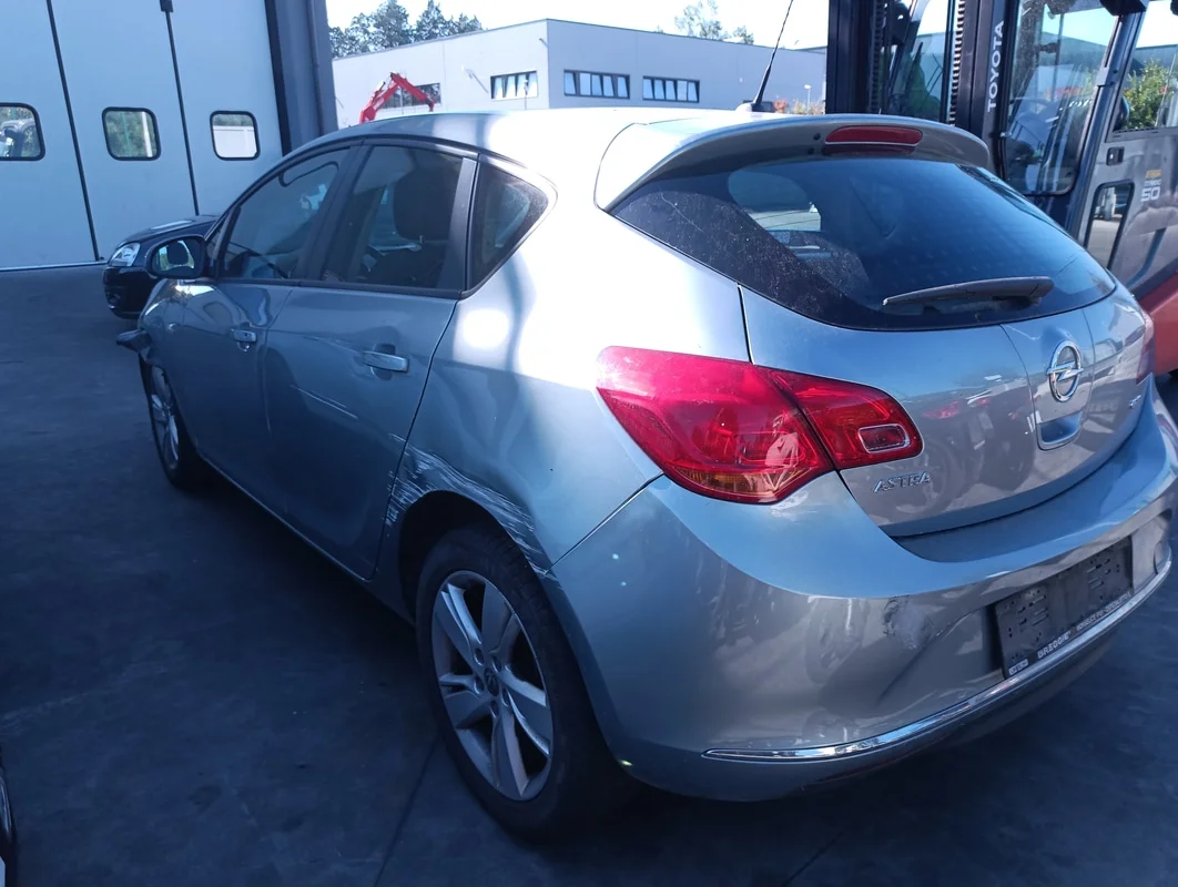 OPEL ASTRA (P10) - immagine 2