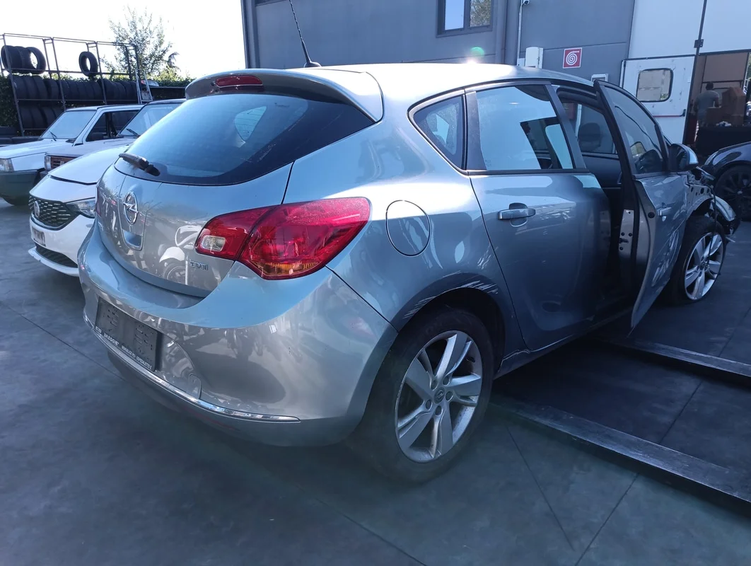 OPEL ASTRA (P10) - immagine 3