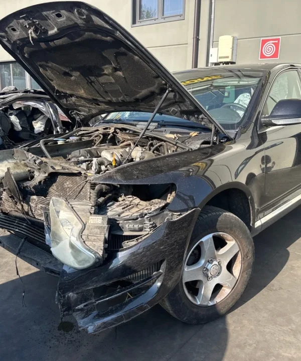 VOLKSWAGEN TOUAREG (7L)