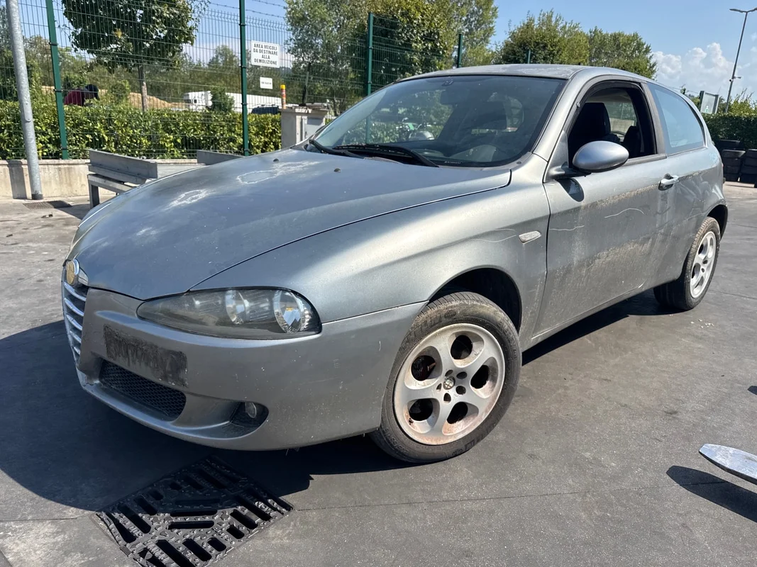ALFA ROMEO 147 (W8)