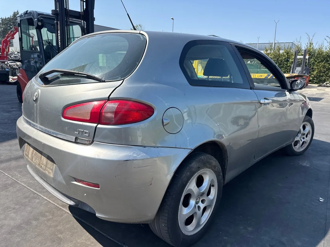 ALFA ROMEO 147 (W8) - immagine 3