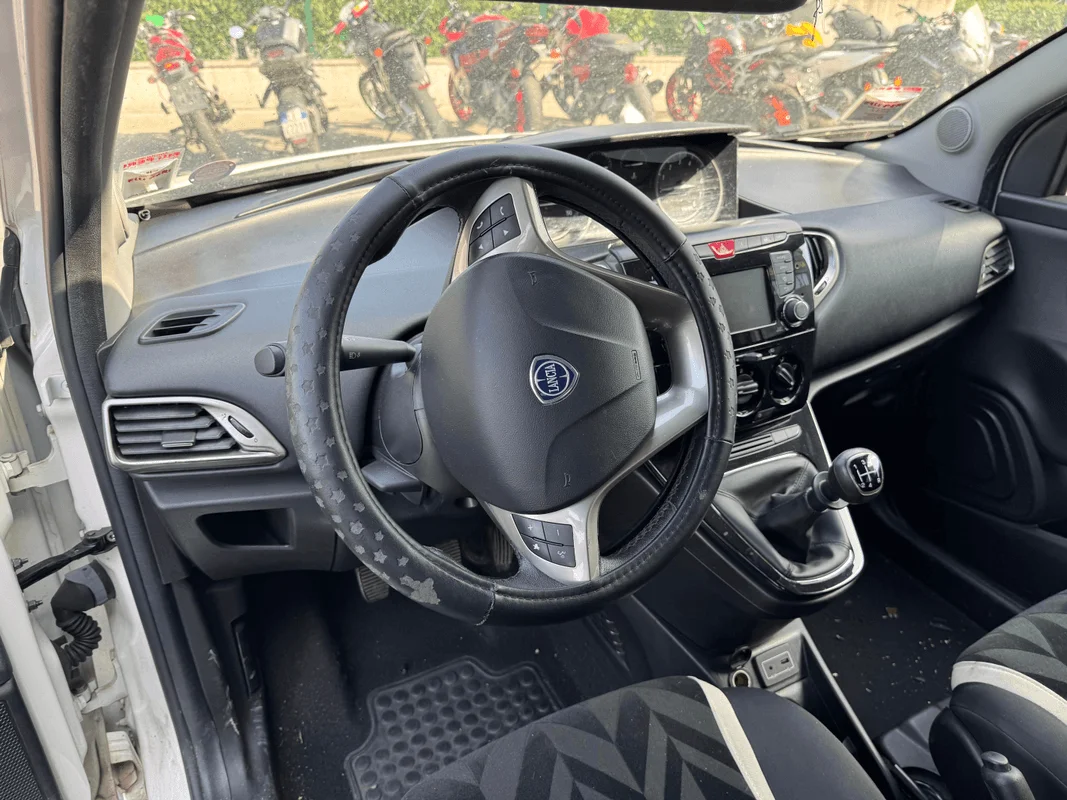 LANCIA YPSILON (TK) - immagine 12