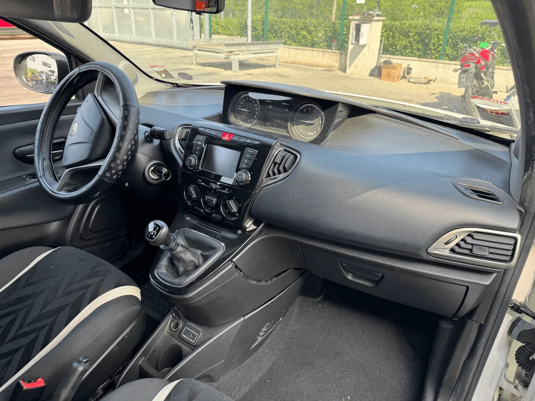 LANCIA YPSILON (TK) - immagine 10