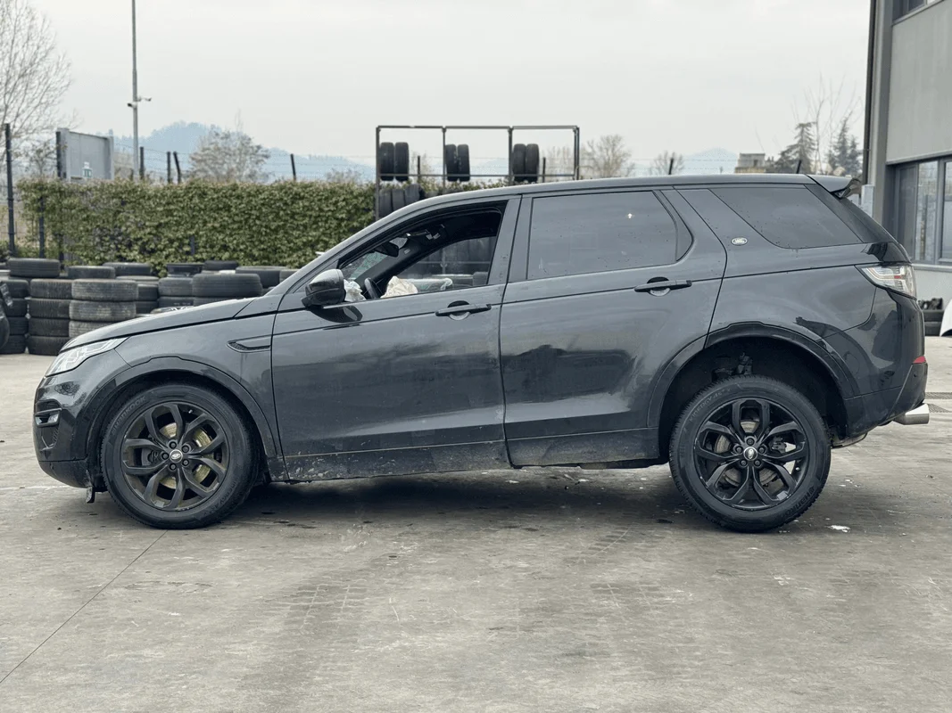 LAND ROVER DISCOVERY SPORT - immagine 2