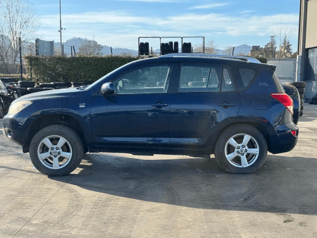 TOYOTA RAV 4 3a Serie - immagine 2