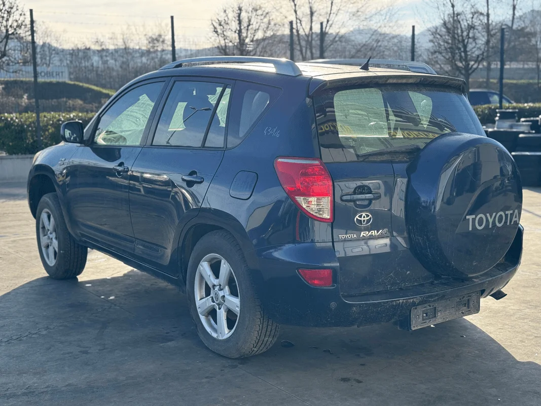 TOYOTA RAV 4 3a Serie - immagine 3