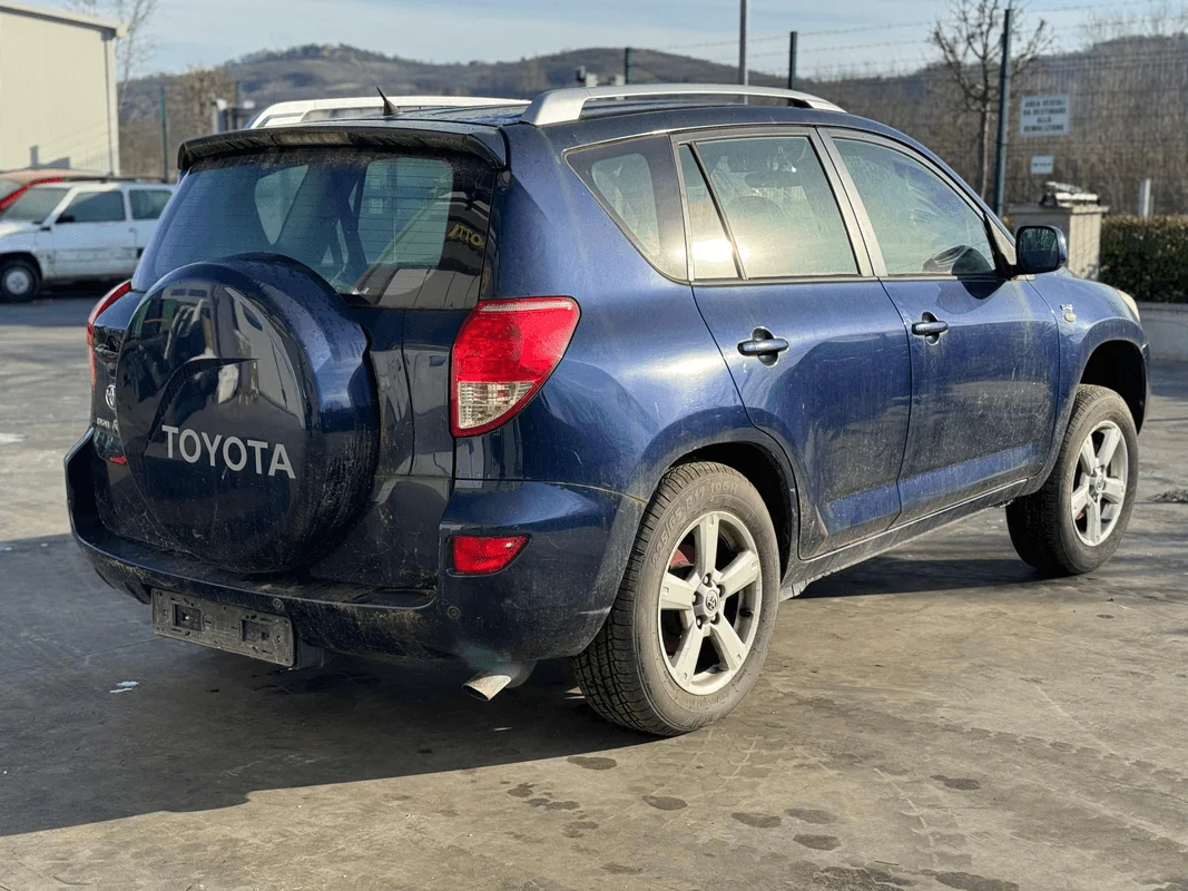 TOYOTA RAV 4 3a Serie - immagine 5