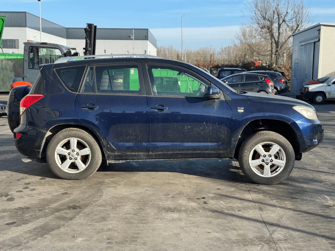 TOYOTA RAV 4 3a Serie - immagine 6