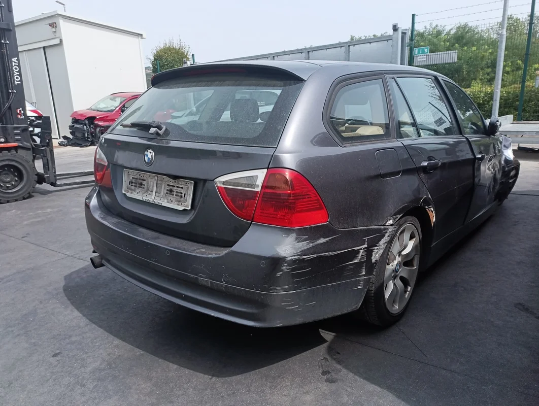 BMW Serie 3 (E90/E91) - immagine 3