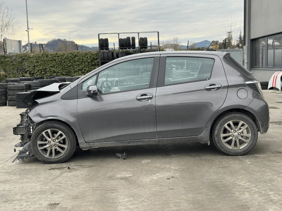 TOYOTA YARIS - immagine 2