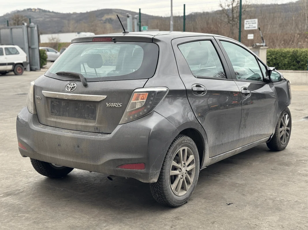 TOYOTA YARIS - immagine 5