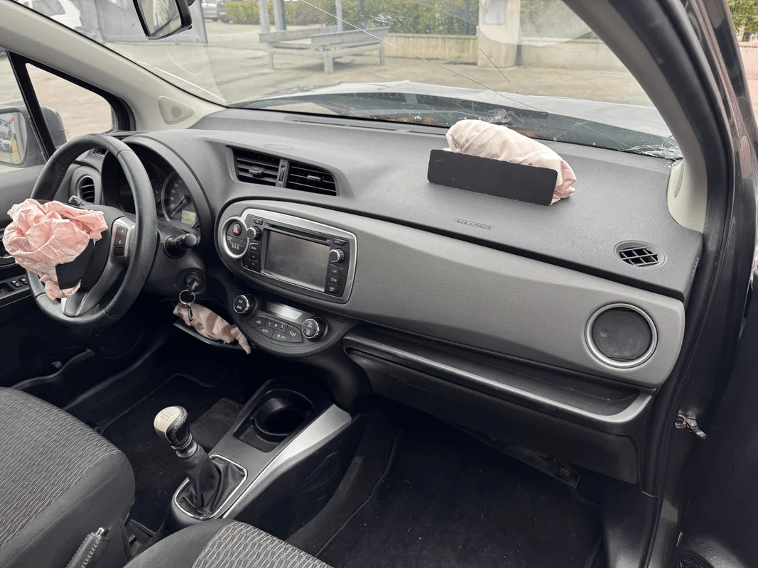 TOYOTA YARIS - immagine 9