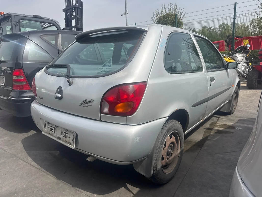 FORD FIESTA (DX) - immagine 3