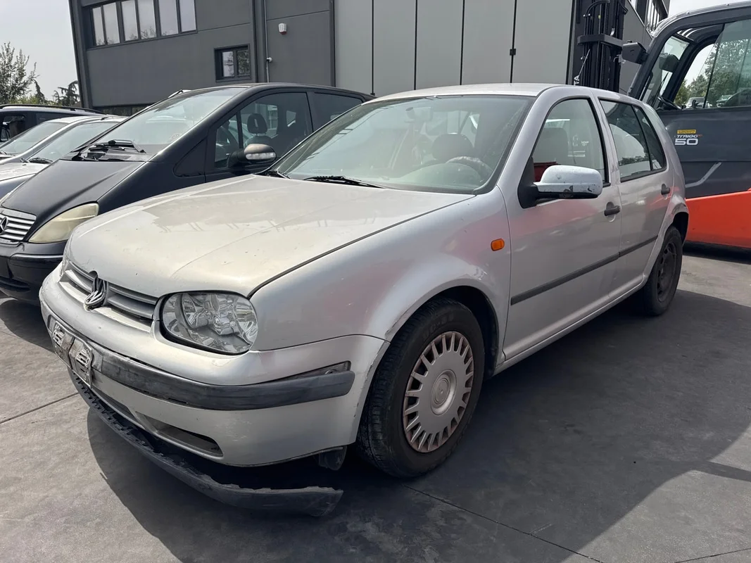 VOLKSWAGEN GOLF (1J)