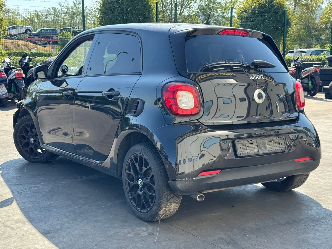 SMART FORFOUR (W453) - immagine 3