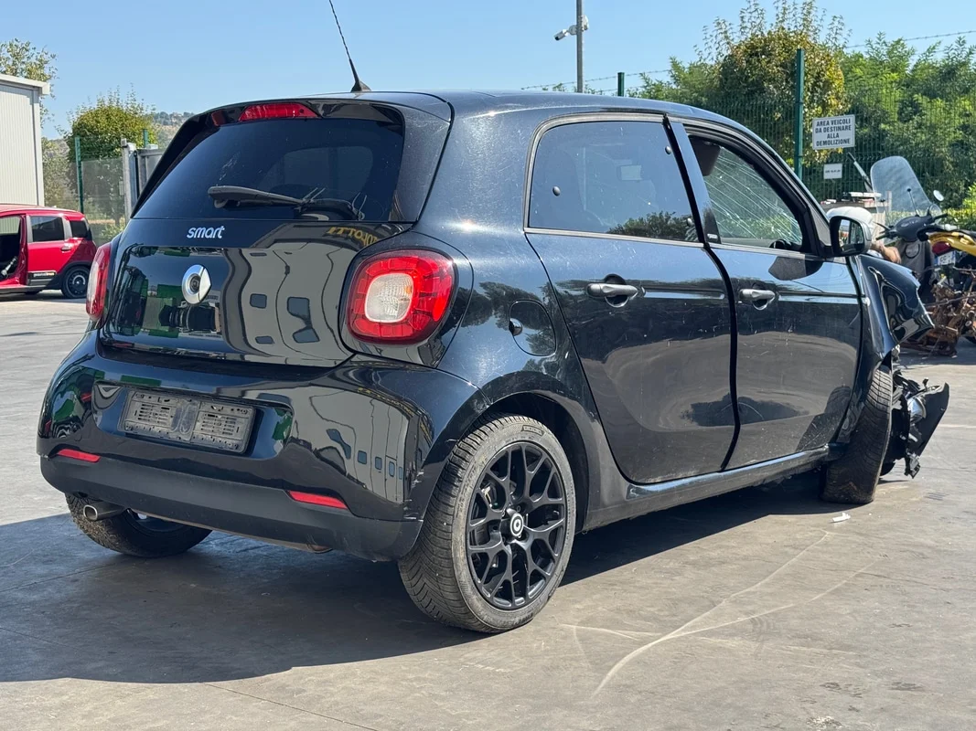 SMART FORFOUR (W453) - immagine 5