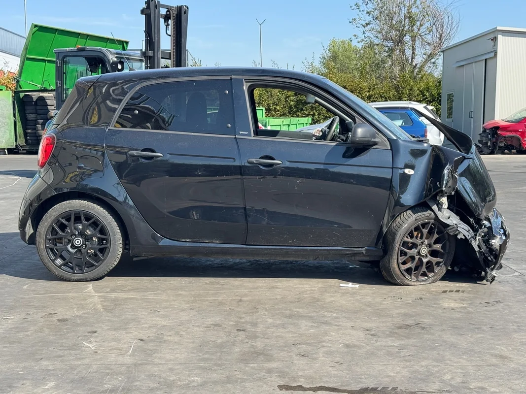 SMART FORFOUR (W453) - immagine 6