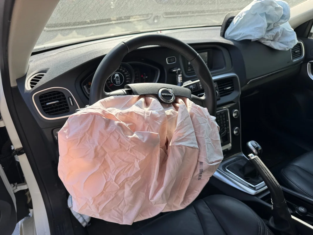 VOLVO V40 - immagine 11