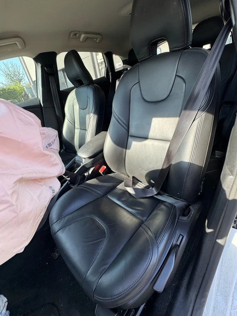 VOLVO V40 - immagine 12