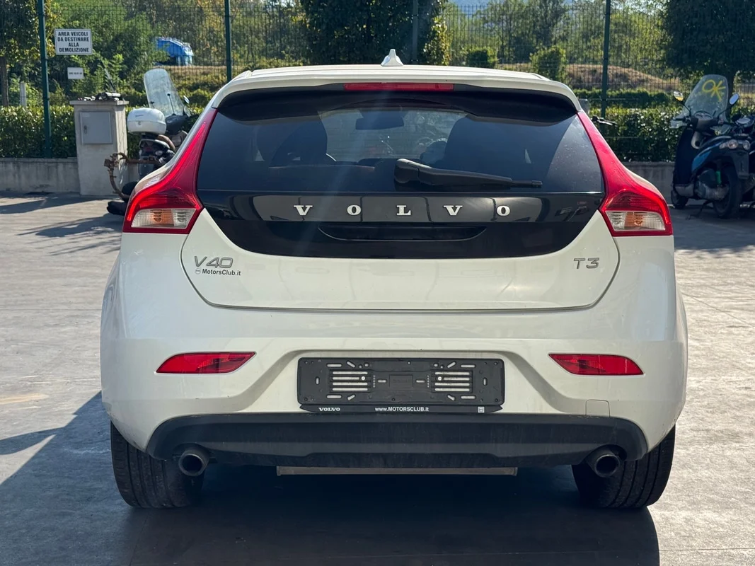 VOLVO V40 - immagine 4