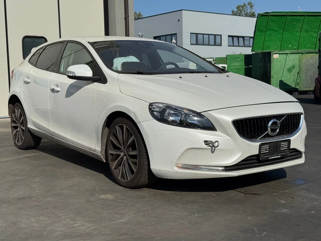 VOLVO V40 - immagine 7