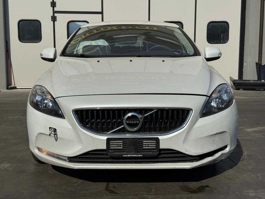 VOLVO V40 - immagine 8