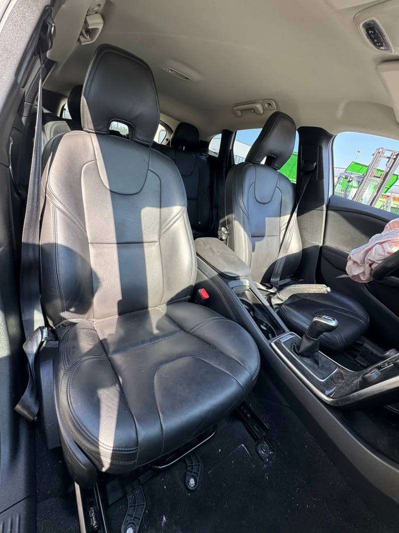 VOLVO V40 - immagine 10