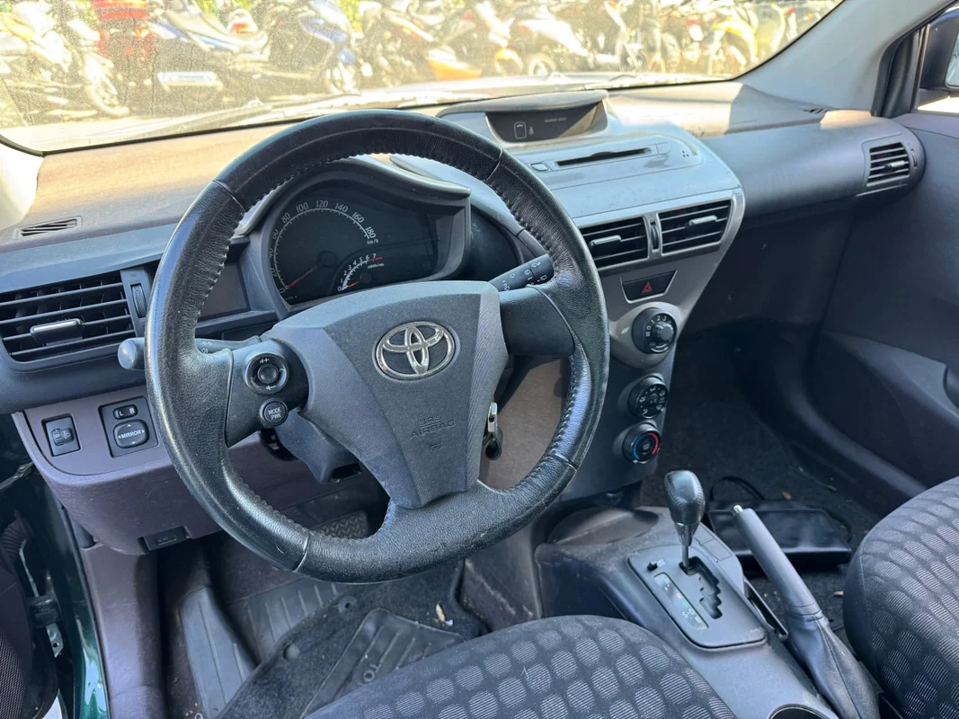 TOYOTA iQ - immagine 12