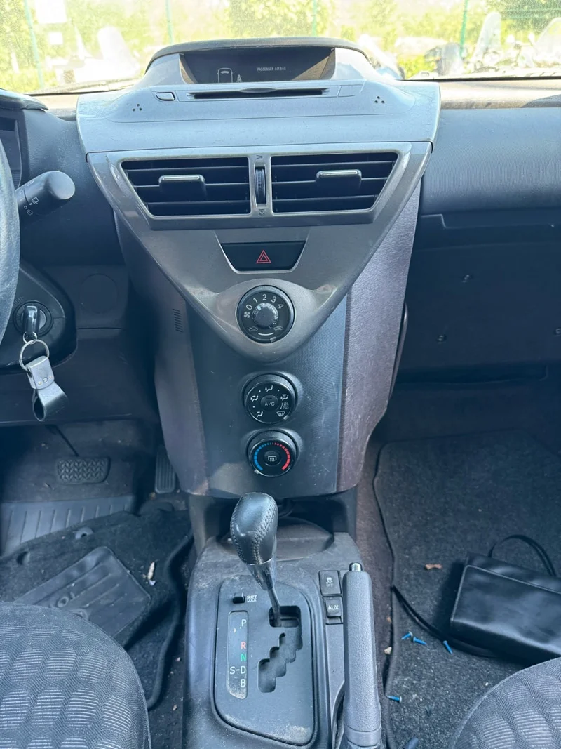 TOYOTA iQ - immagine 14