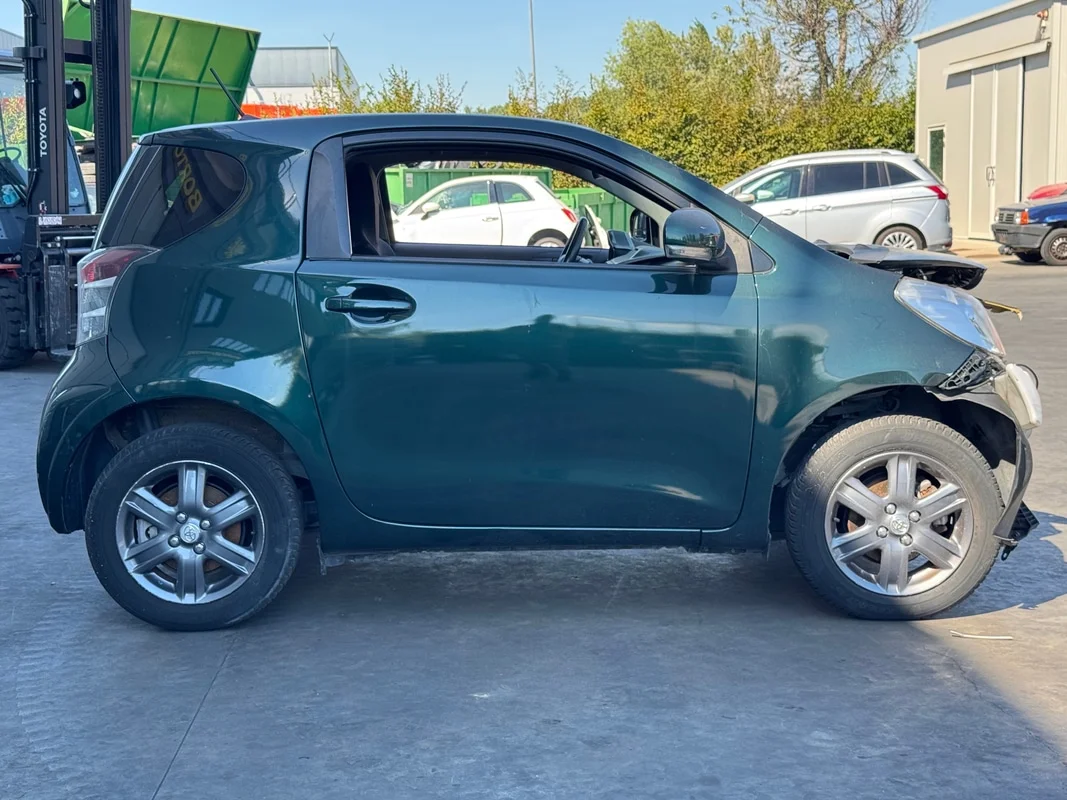 TOYOTA iQ - immagine 6