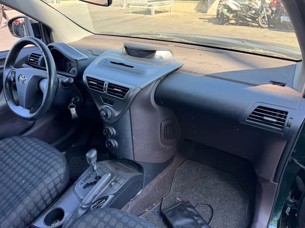 TOYOTA iQ - immagine 10