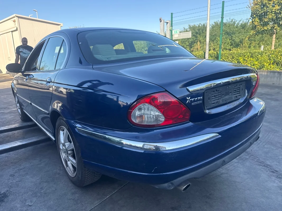 JAGUAR X-TYPE - immagine 2