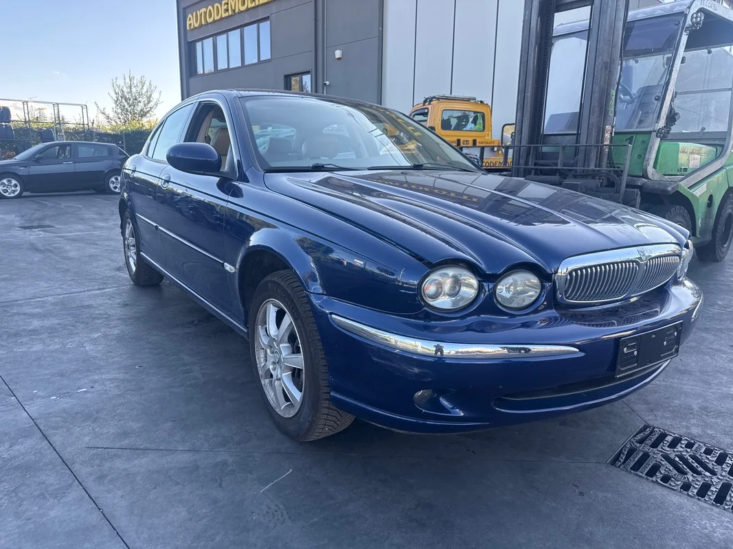 JAGUAR X-TYPE - immagine 4