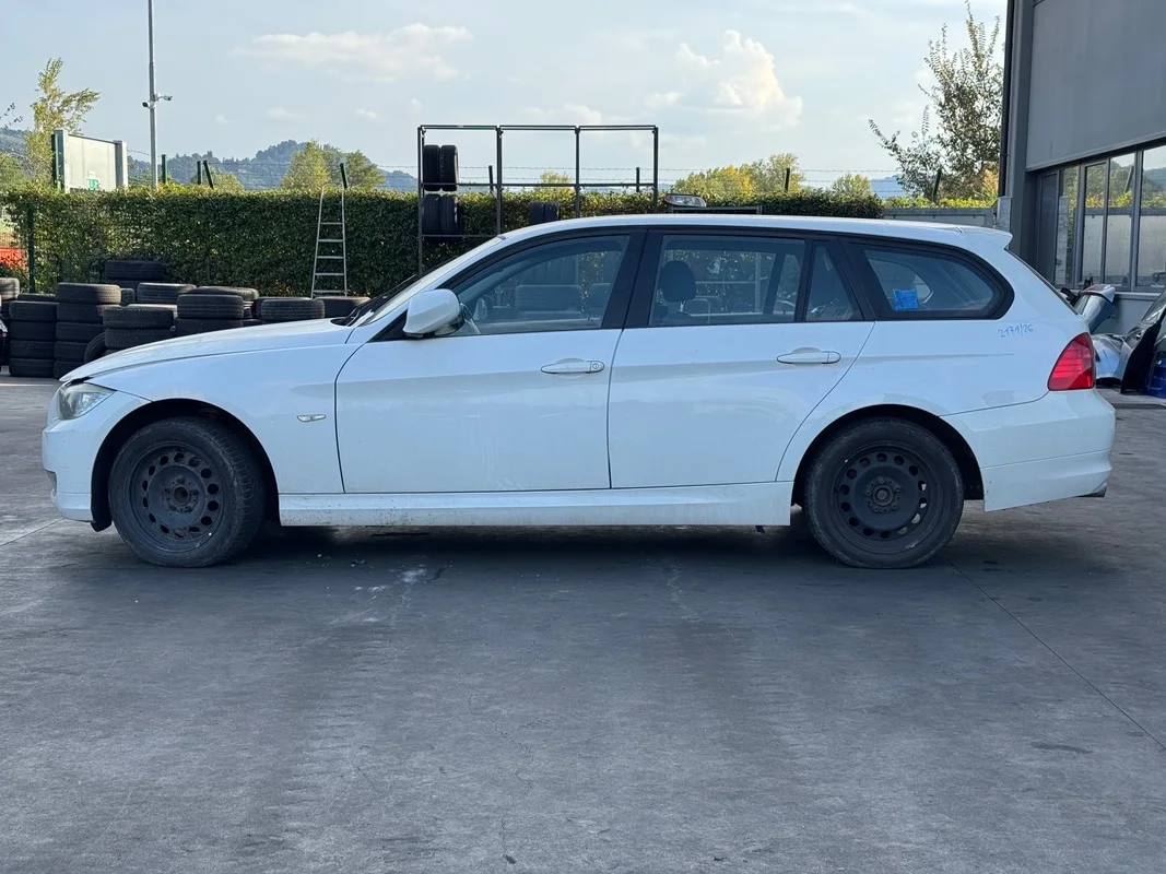 BMW Serie 3 (E90 LCI/E91 LCI) - immagine 2