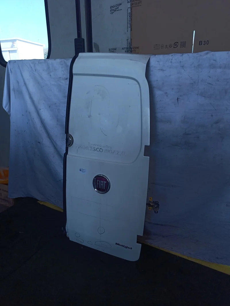 Porta carico post. a battente Destra - immagine 2