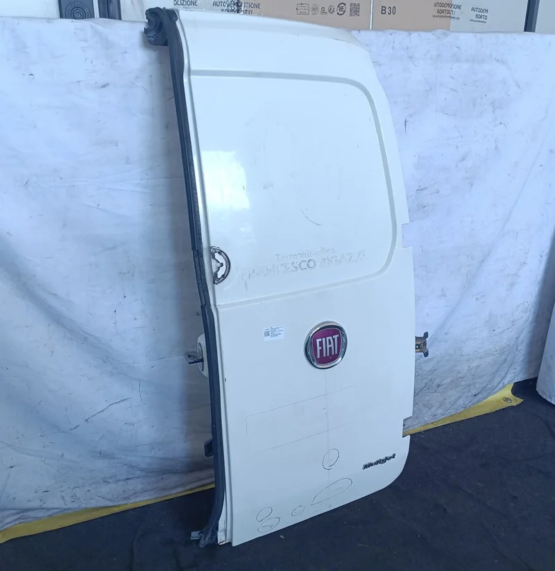 Porta carico post. a battente Destra - immagine 3